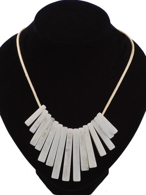 White Fashion Personalized Geometrical Resin Pendant Necklace