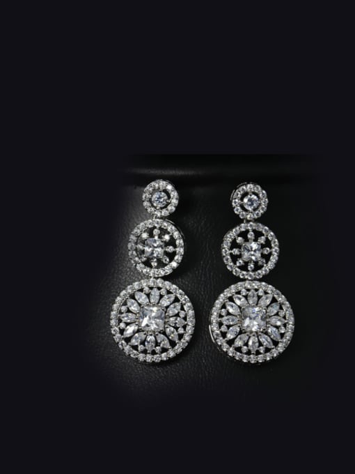 White Noble Round Wedding Drop Chandelier earring