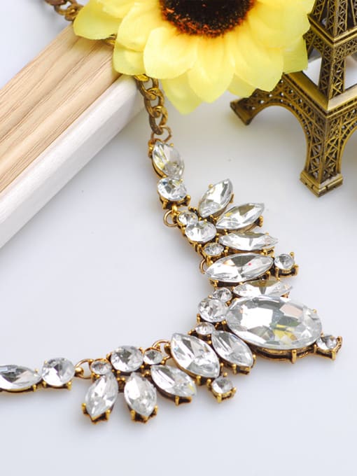 Qunqiu Fashion Marquise White Acrylic Pendant Alloy Necklace 1