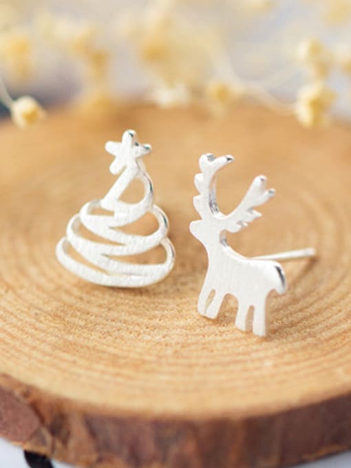 Rosh 925 Sterling Silver With Platinum Plated Cute Elk Asymmetric Christmas Hat Stud Earrings 3