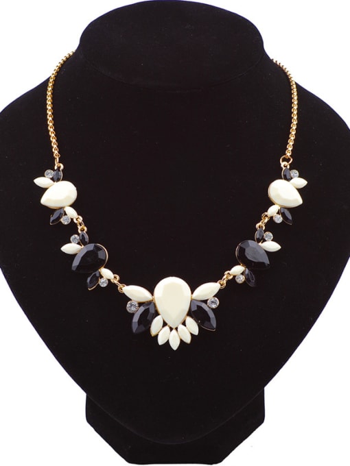 Black And White Fashion Exquisite Stones Alloy Gold Plated Necklace