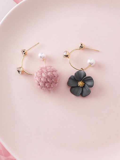Girlhood Alloy With Gold Plated Cute Flower Clip On Earrings 3