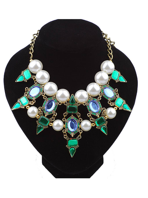 Qunqiu Exaggerated White Imitation Pearls Geometrical Resin Sticking Necklace 0