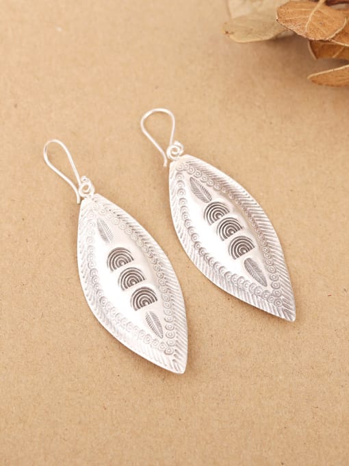 Peng Yuan Ethnic Leaf-shaped Silver Handmade hook earring