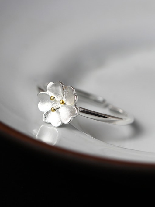 SILVER MI Opening Flower Shaped Silver Ring 0