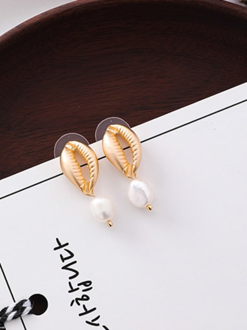 Girlhood Alloy With Gold Plated Fashion  Imitation Pearl Mouth Earrings 2
