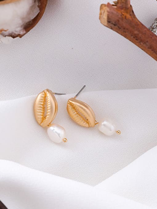 Girlhood Alloy With Gold Plated Fashion  Imitation Pearl Mouth Earrings 1