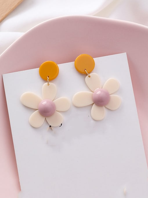 C Beige Alloy With Gold Plated Fashion  Acrylic Flower Stud Earrings