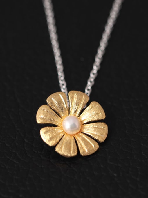 SILVER MI Eight Petal Flower Clavicle Necklace 1