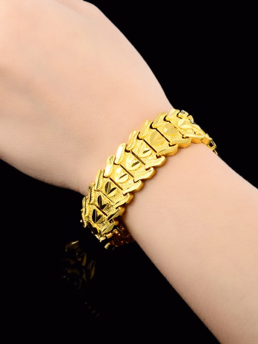 Yi Heng Da Exquisite 18K Gold Plated Geometric Shaped Copper Bracelet 1