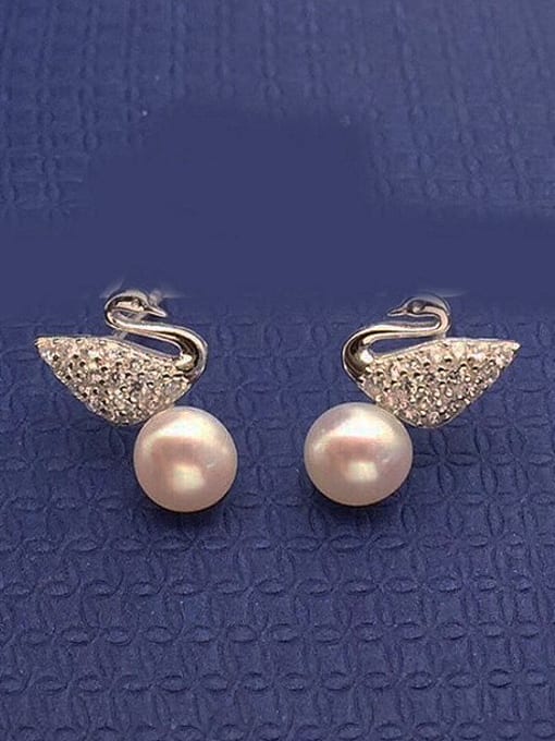 EVITA PERONI Fashion Swan Freshwater Pearl stud Earring
