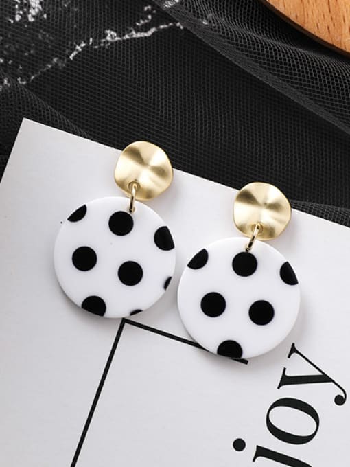 A White Alloy With Imitation Gold Plated Fashion Round Chandelier Earrings