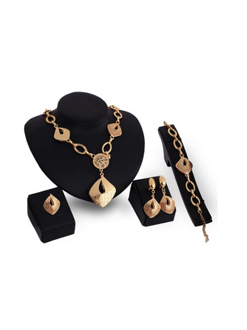 BESTIE 2018 2018 2018 Alloy Imitation-gold Plated Vintage style Hollow Four Pieces Jewelry Set 0