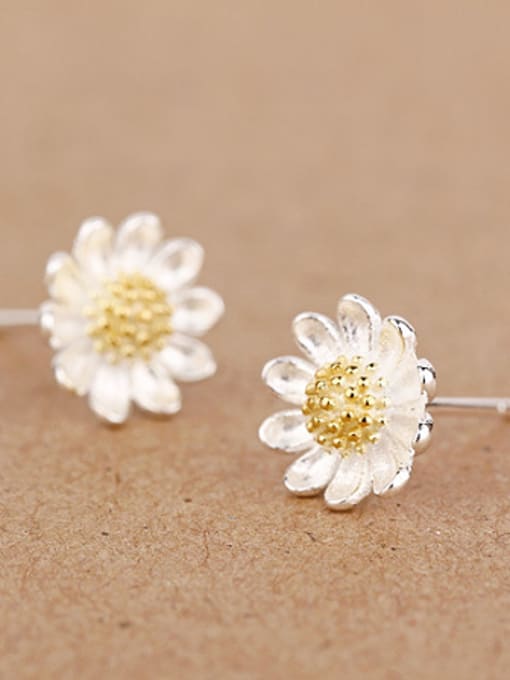 Gold Fashion Daisy Flower stud Earring