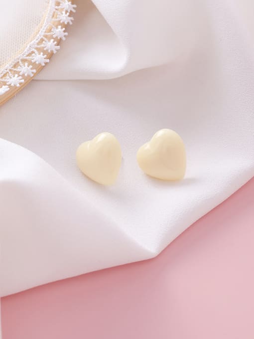 B White Alloy With Platinum Plated Cute Heart Stud Earrings