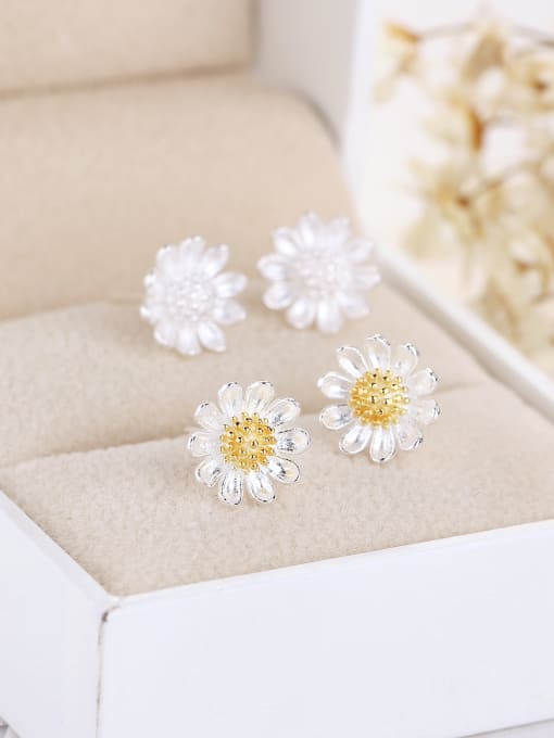 kwan Smaal Daisy Flower Silver Stud Earrings 1