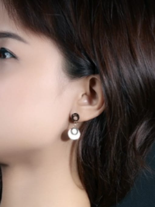 Open Sky Fashion White Shell Round Titanium Stud Earrings 1