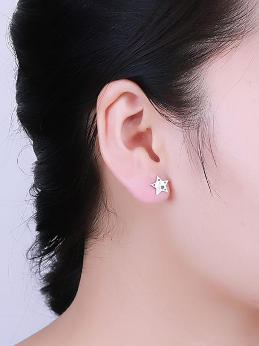 One Silver Simply Star Shaped stud Earring 1