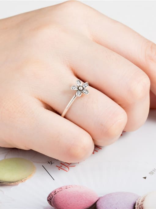 Silvery Elegant 925 Silver Flower Shaped Rhinestone Ring