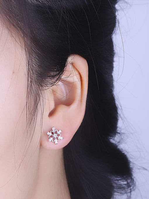 One Silver Elegant Flower Shaped Stud Earrings 1