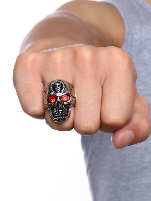 CONG Exquisite Red Rhinestones Skull Shaped Titanium Ring 1