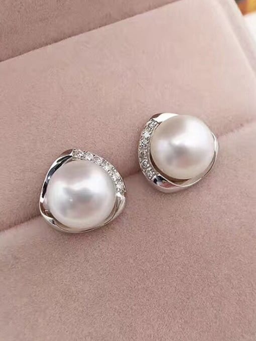 EVITA PERONI 2018 2018 Freshwater Pearl Zircon stud Earring 0