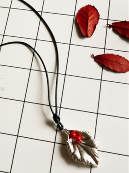 Dandelion Women Leaf Shaped Red Beads Necklace 2
