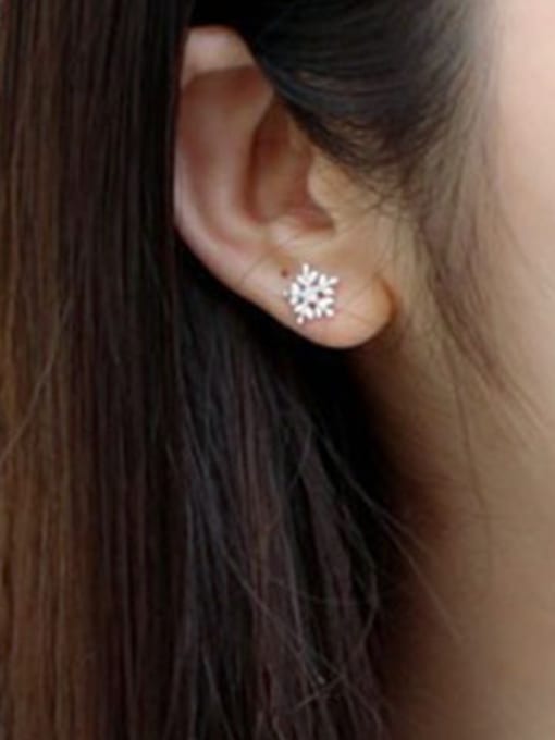 DAKA Fashion Little Snowflake Silver Stud Earrings 1