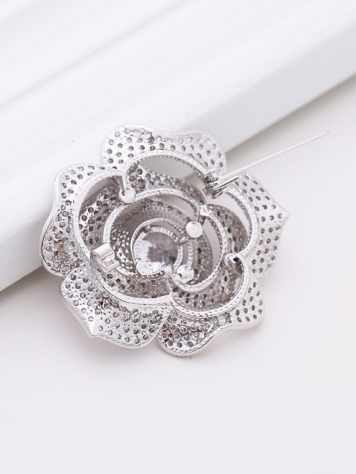 Wei Jia Elegant Cubic Zirconias-covered Flower Copper Brooch 3