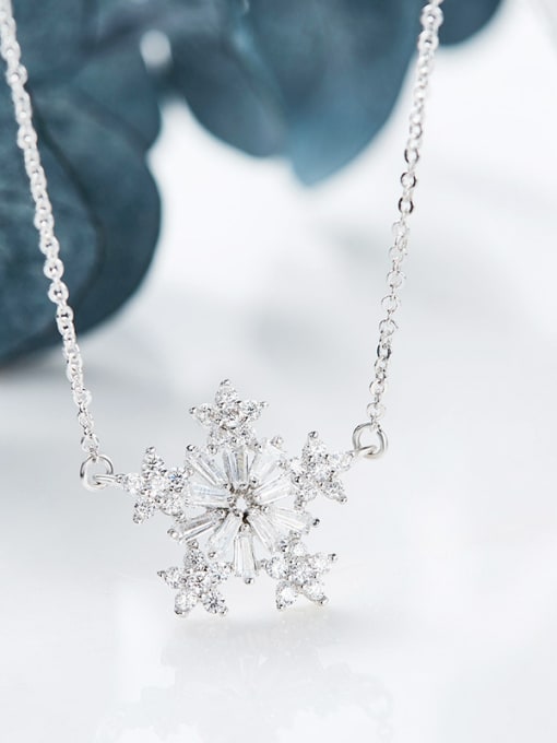 CEIDAI Fashion Shiny Zircon Snowflake Women Necklace 2