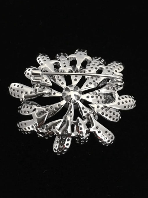 Wei Jia Fashion Artificial Pearl Cubic Zirconias-covered Flower Brooch 2