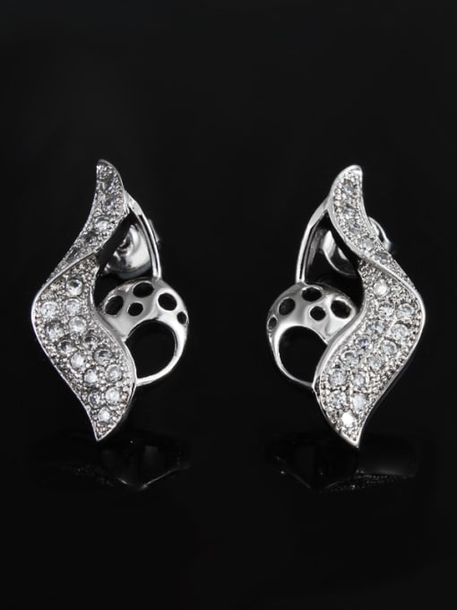 White Gold Creative Platinum Plated Leaf Shaped Zircon Stud Earrings