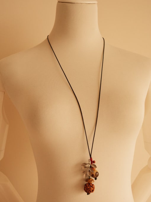 Dandelion Unisex Leaf And Walnut Shaped Necklace 2