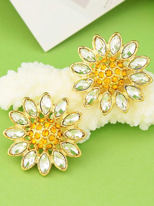 KM Sun Flower Shaped Simple Lovely Stud Earrings 1