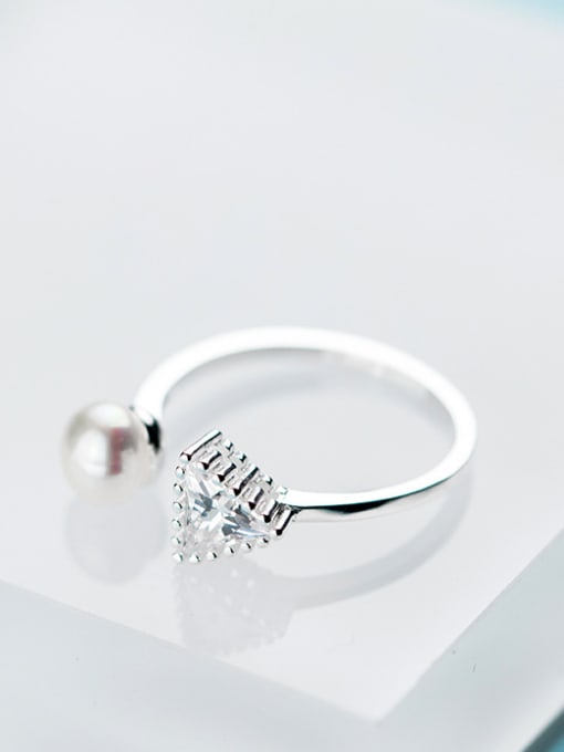 Rosh All-match Open Design Triangle Shaped Artificial Pearl Ring