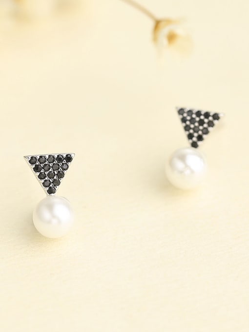 White Fashion triangle Shaped Pearl cuff earring