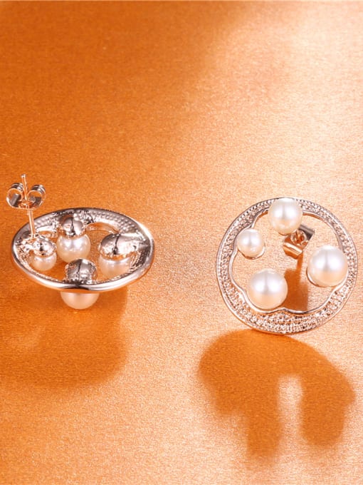 Ronaldo Luxury Round Shaped Artificial Pearl Earrings 1