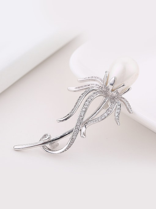 Wei Jia Fashion White Imitation Pearl Cubic Zirconias Copper Brooch 0