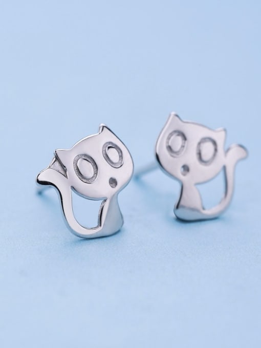 One Silver Exquisite Cat Shaped stud Earring 0