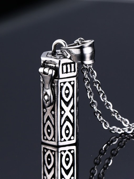 CONG Delicate Geometric Shaped Stainless Steel Pendant 1