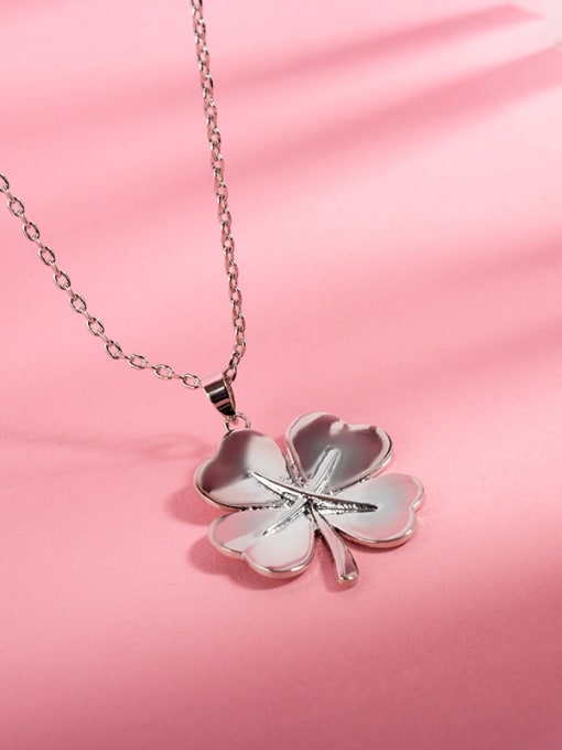 Platinum Fashionable leaf Shaped Platinum Plated Necklace