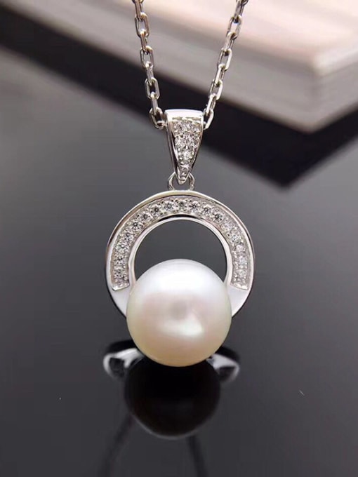 EVITA PERONI 2018 Simple Freshwater Pearl Round Necklace 0