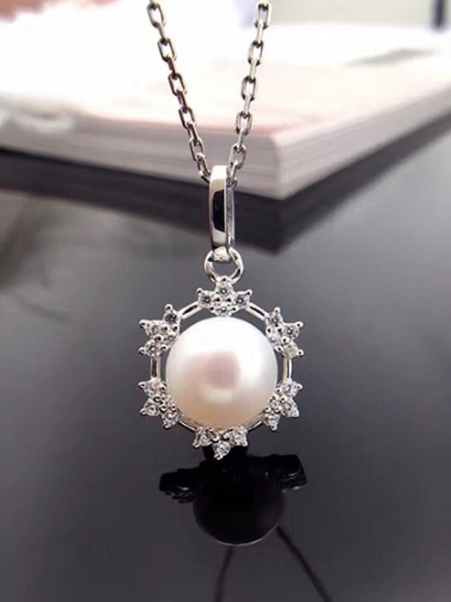 EVITA PERONI Freshwater Pearl Snowflake shaped Necklace 0