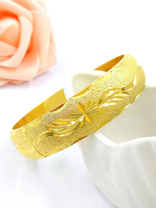 C Gold Plated Women Geometric Shaped Bangle