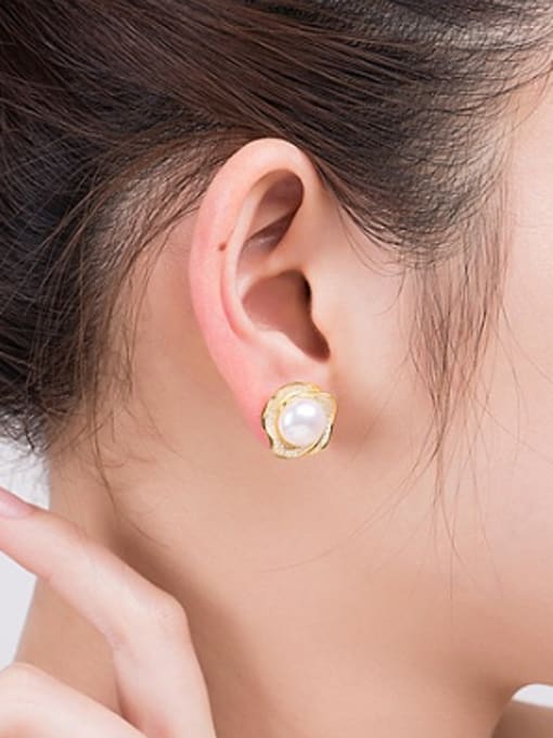 EVITA PERONI 2018 Fashion Freshwater Pearl Flower stud Earring 1