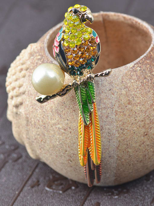 Wei Jia Personalized Colorful Rhinestones Parrot Artificial Pearl Alloy Brooch 0
