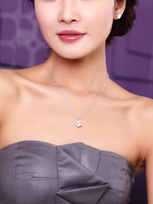OUXI 18K White Gold Austria Crystal Round Shaped Necklace 1