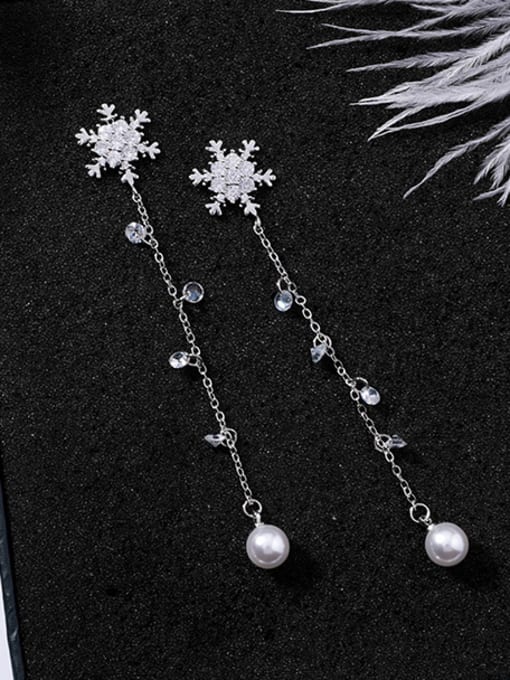 B Silver Alloy With  Cubic Zirconia Simplistic snowflake Drop Earrings
