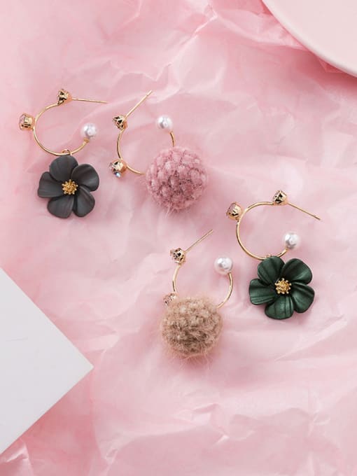 Girlhood Alloy With Gold Plated Cute Flower Clip On Earrings 1