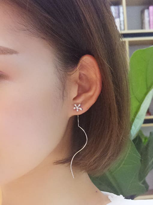 Peng Yuan Simple Slim Wave Line Flowery Line Earrings 1